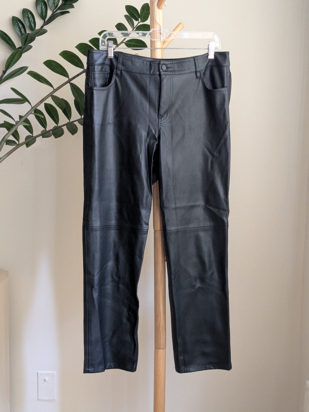 Ann Taylor Factory Black Faux Leather Straight Leg Moto Pants Size 10